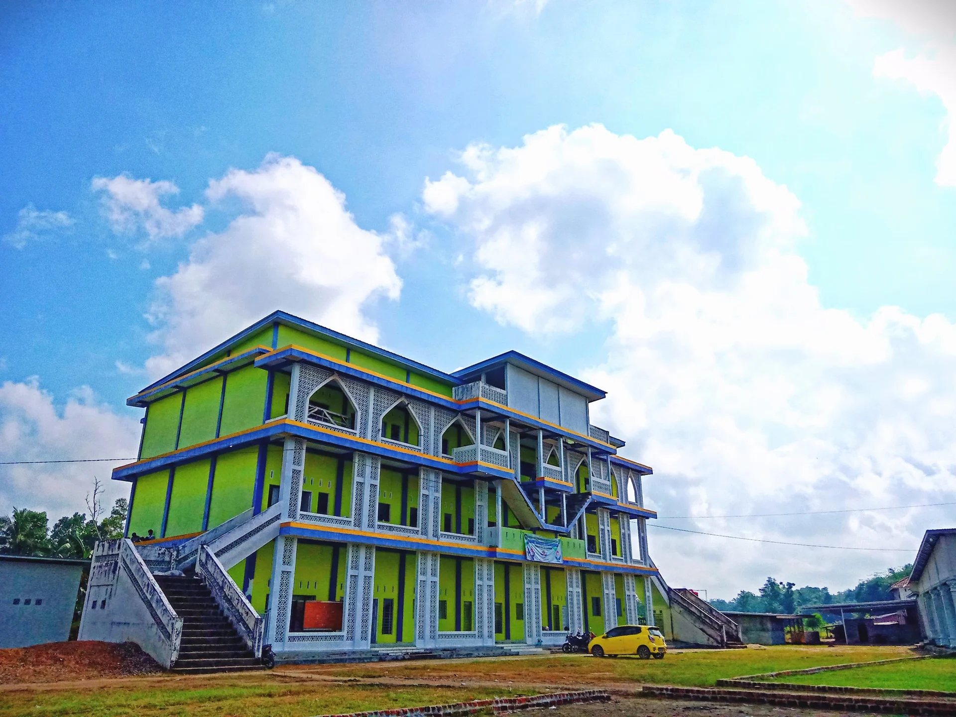 Foto Gedung Akbid MePxZ4xK4whLVZ5E